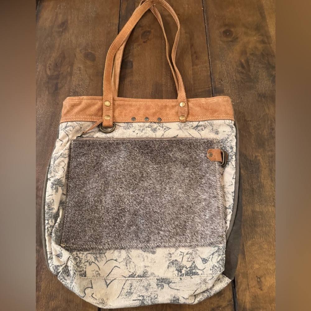 Myra Bag Tote
